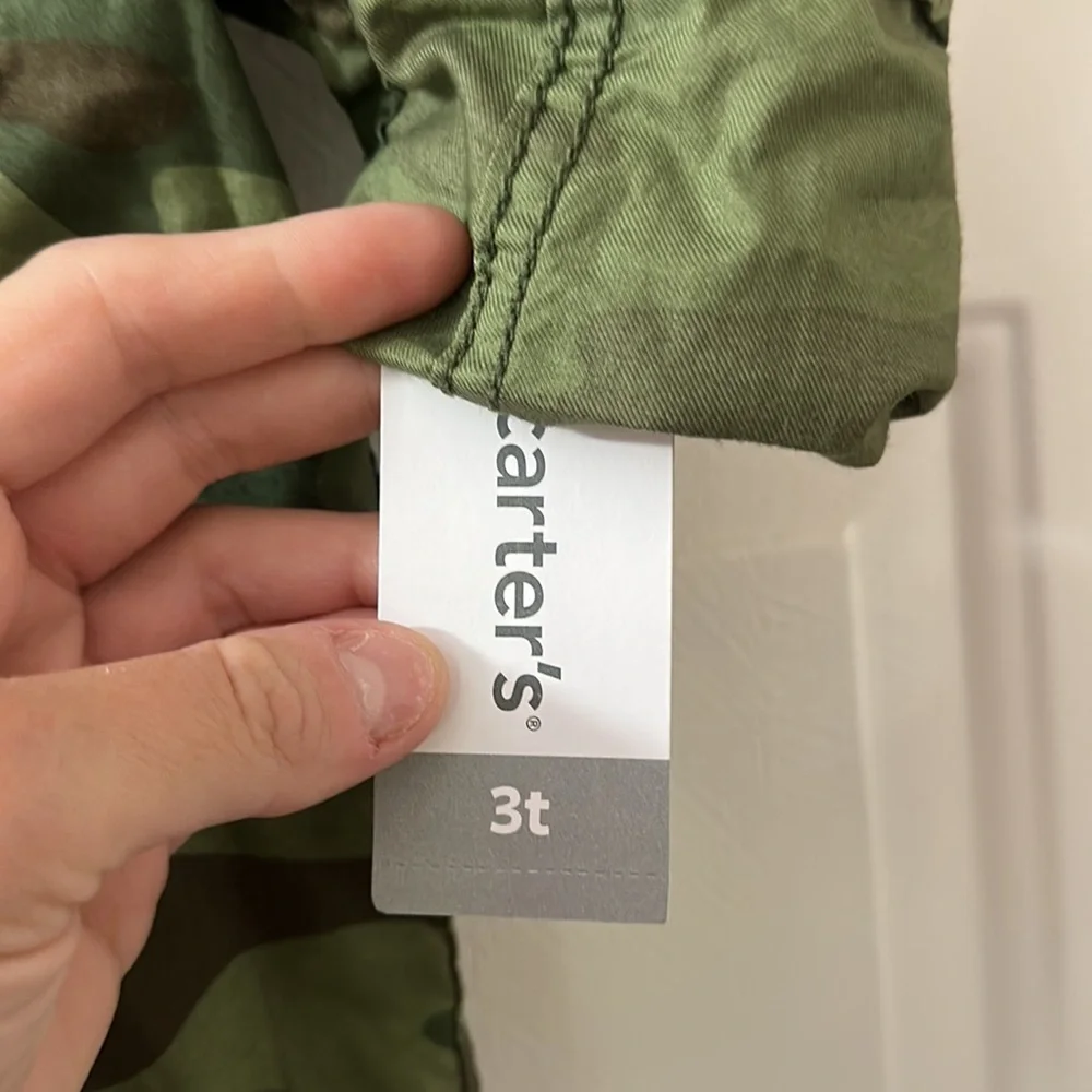 CARTER’S CAMO BUTTON DOWN SHIRT W/HOOD: GREEN/GRAY: NEW WITH TAGS: SIZE 3T